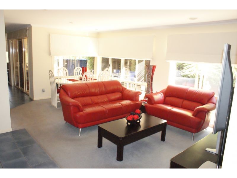 4 Ernest Crescent, Narre Warren South VIC 3805