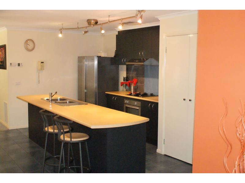 4 Ernest Crescent, Narre Warren South VIC 3805