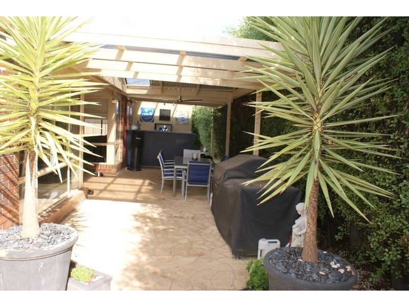 4 Ernest Crescent, Narre Warren South VIC 3805