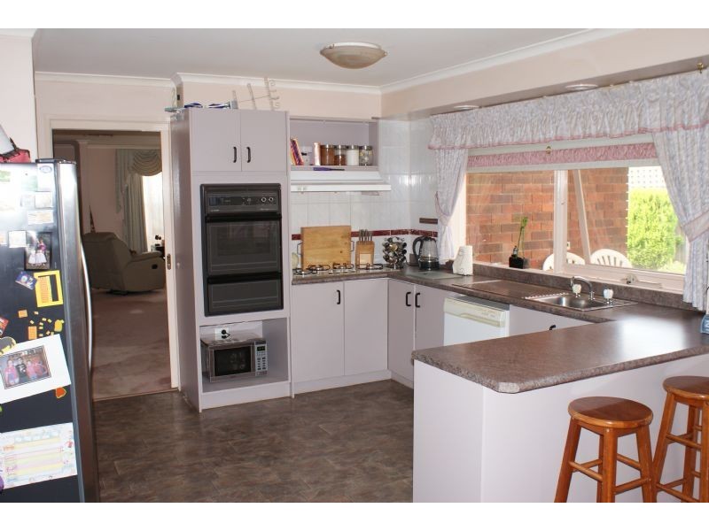 5 Cliveden Close, Narre Warren South VIC 3805