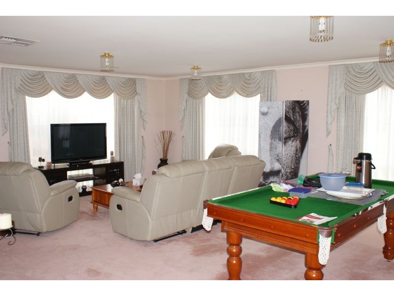 5 Cliveden Close, Narre Warren South VIC 3805