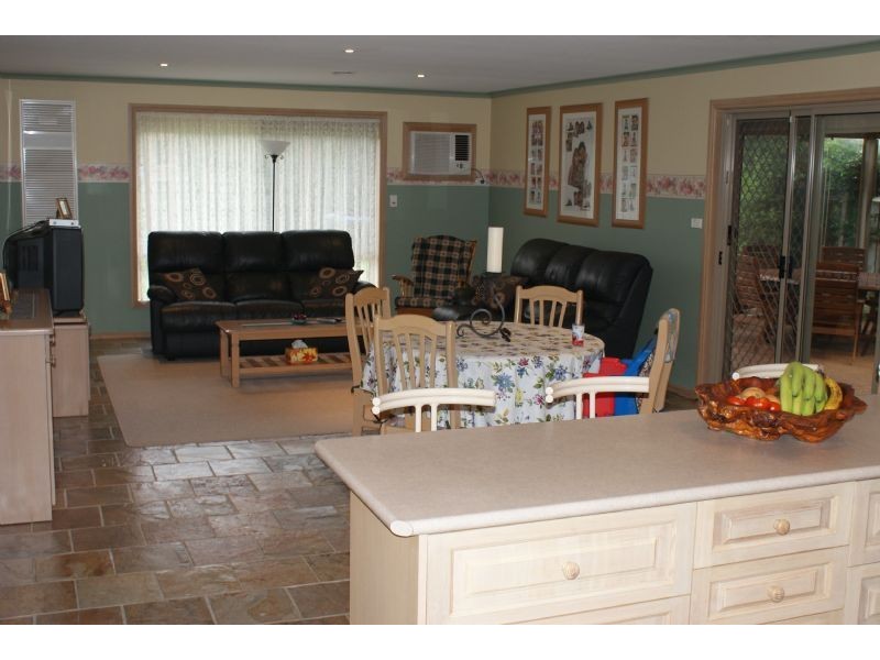 37 Wood Road, Narre Warren South VIC 3805