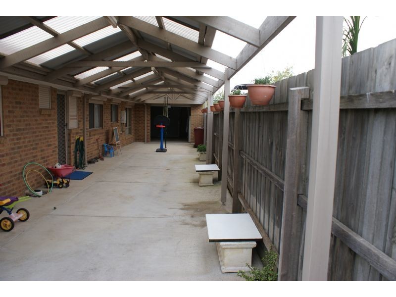 37 Wood Road, Narre Warren South VIC 3805