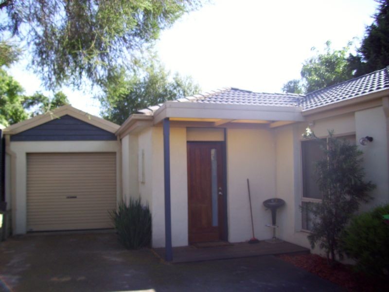 2/20 Poorinda Rise, Narre Warren VIC 3805