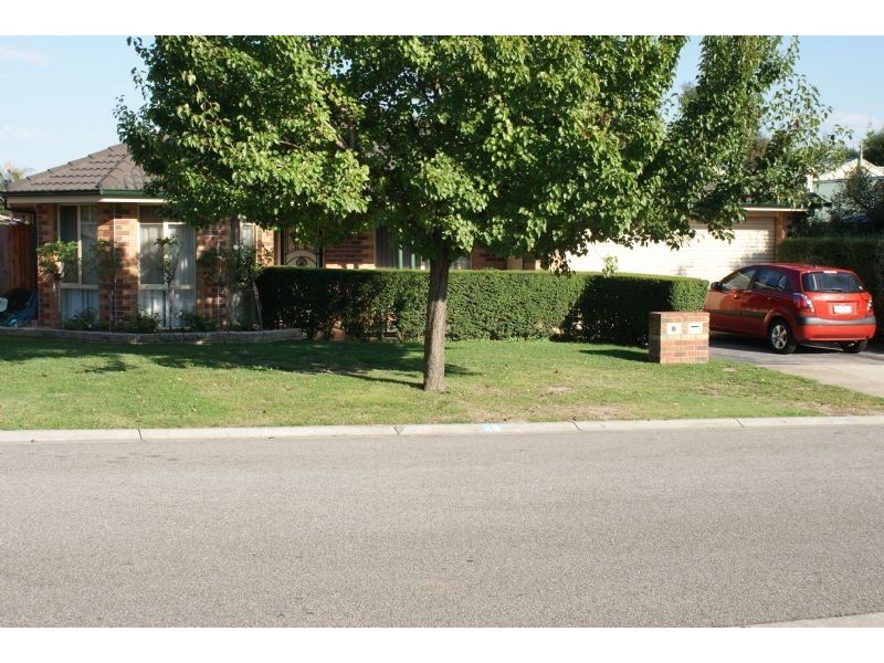 26 Mayfair Crescent, Narre Warren VIC 3805