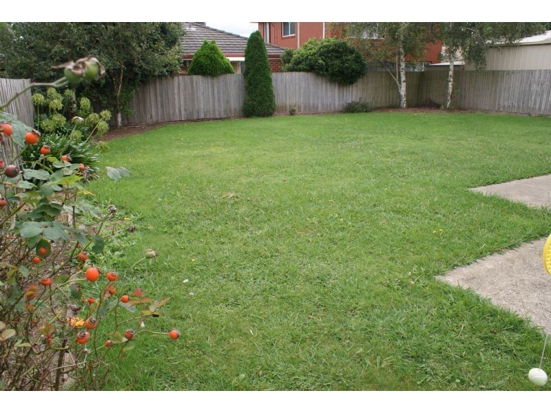 13 England Walk, Narre Warren South VIC 3805