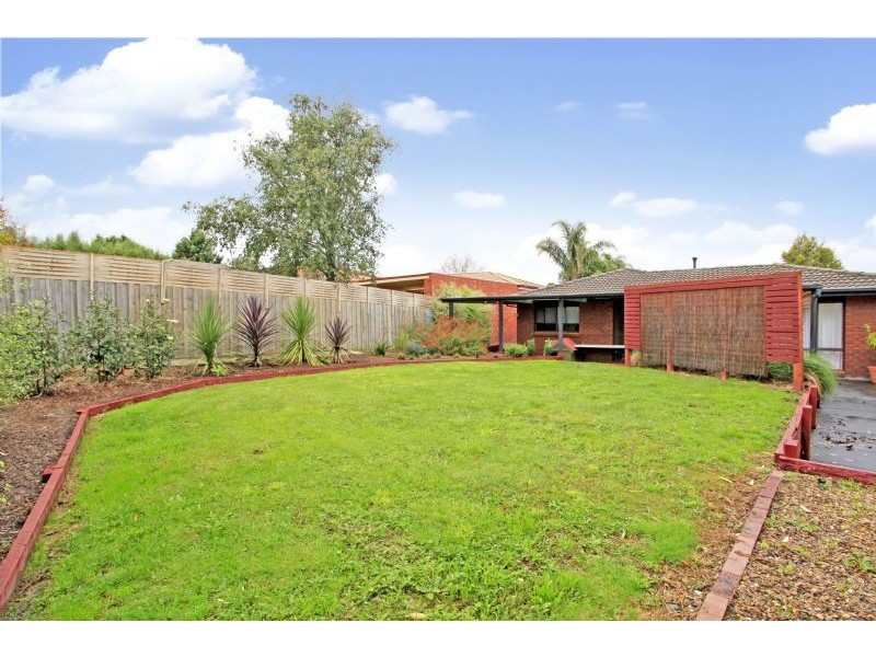 10 Amber Crescent, Narre Warren VIC 3805