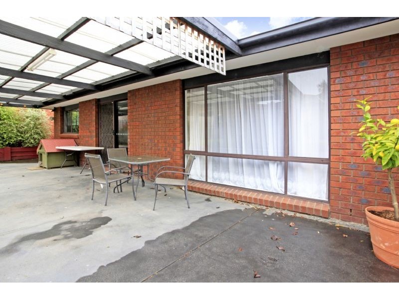 10 Amber Crescent, Narre Warren VIC 3805