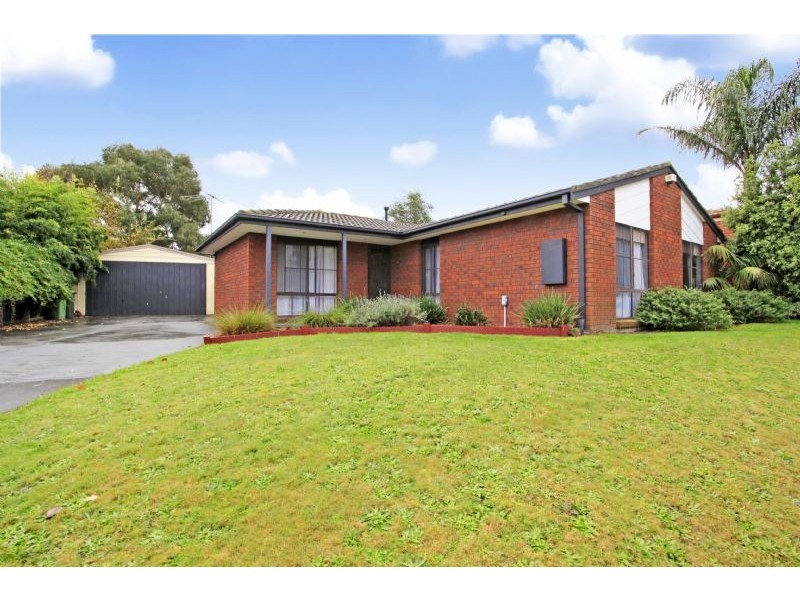 10 Amber Crescent, Narre Warren VIC 3805