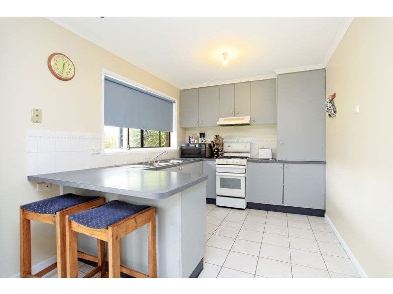 10 Amber Crescent, Narre Warren VIC 3805