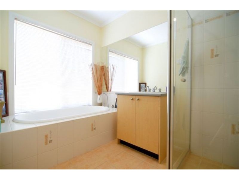 33 Fleet Street, Narre Warren South VIC 3805