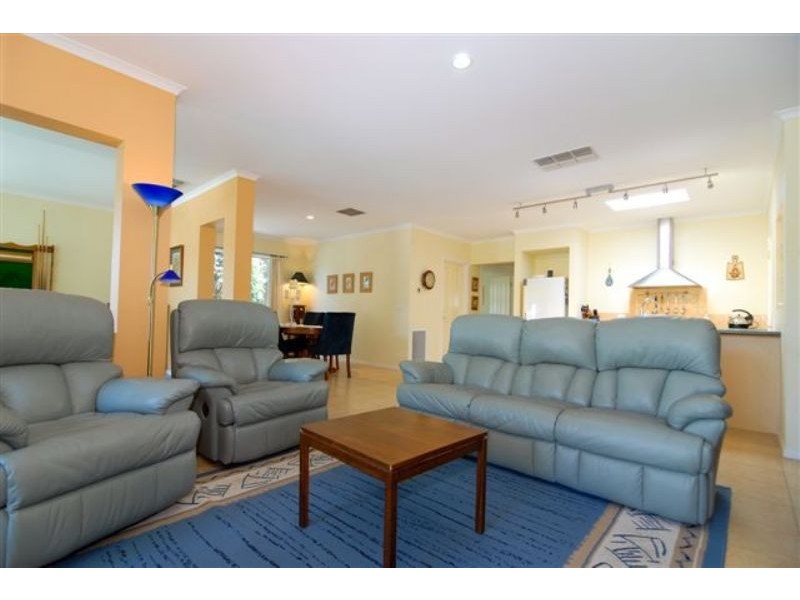 33 Fleet Street, Narre Warren South VIC 3805