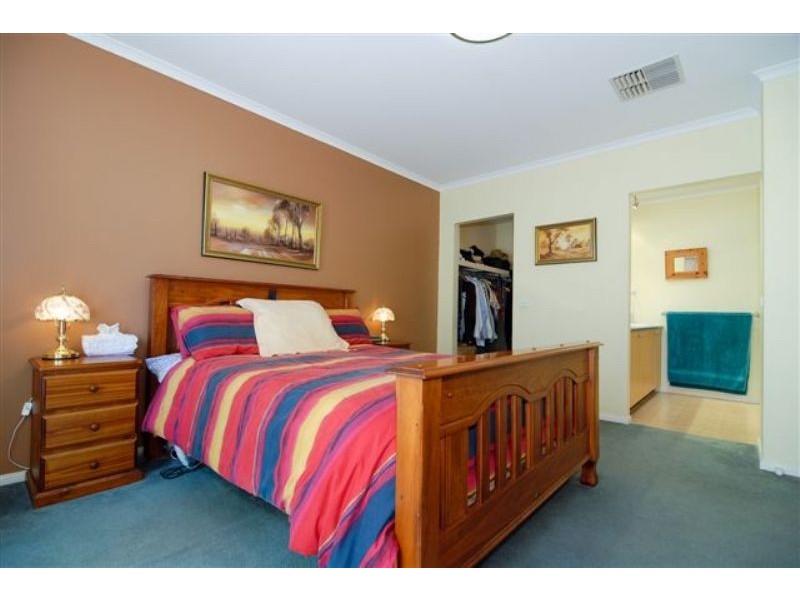 33 Fleet Street, Narre Warren South VIC 3805