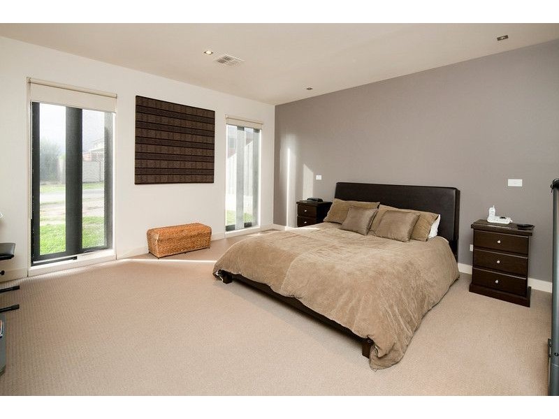 18 Honeyeater Grove, Narre Warren VIC 3805