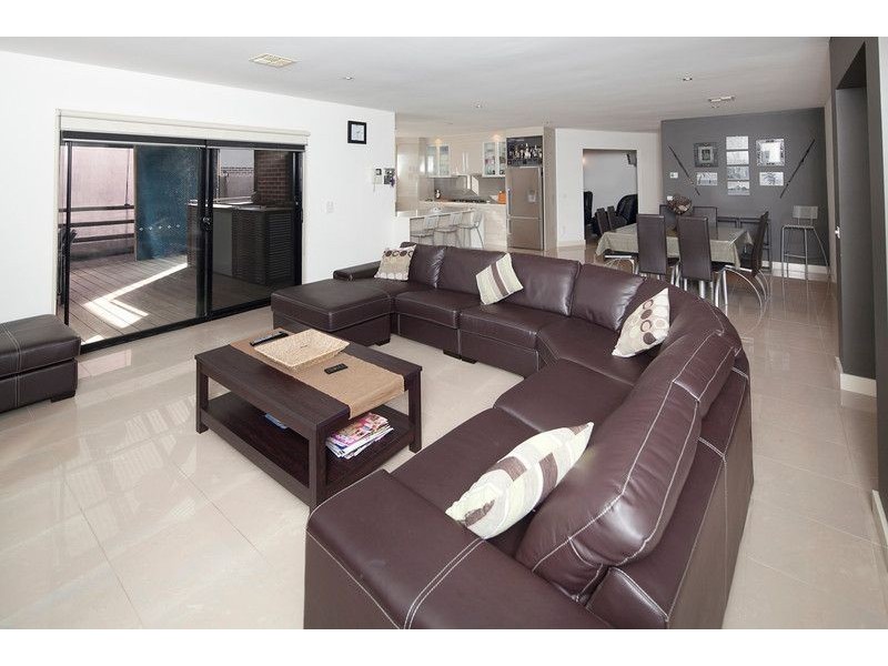 18 Honeyeater Grove, Narre Warren VIC 3805