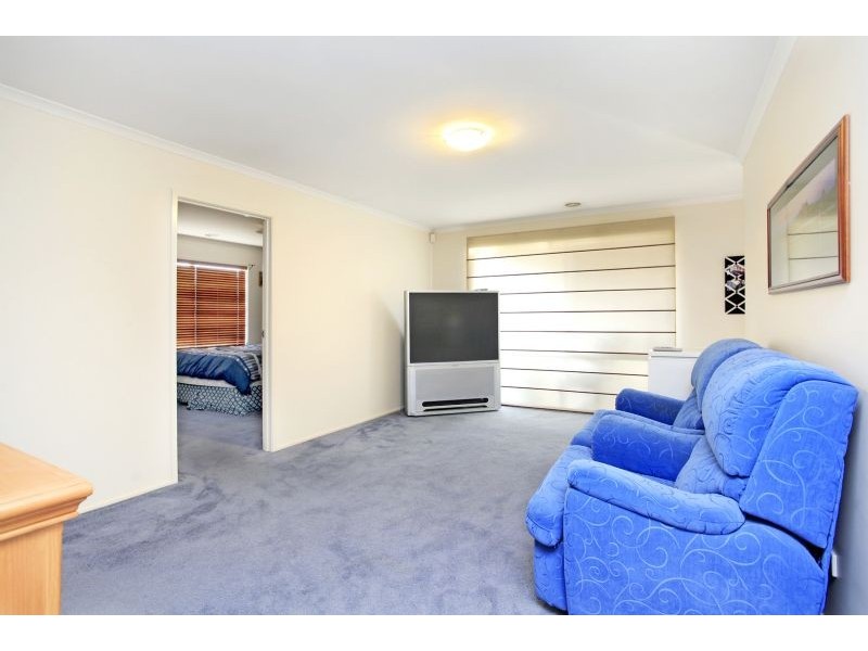 2 Dover Court, Narre Warren South VIC 3805