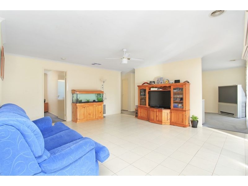 2 Dover Court, Narre Warren South VIC 3805