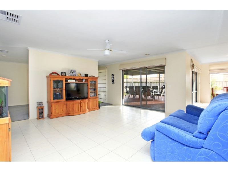 2 Dover Court, Narre Warren South VIC 3805