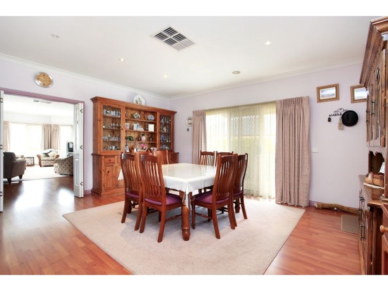 4 Coram Close, Narre Warren North VIC 3804