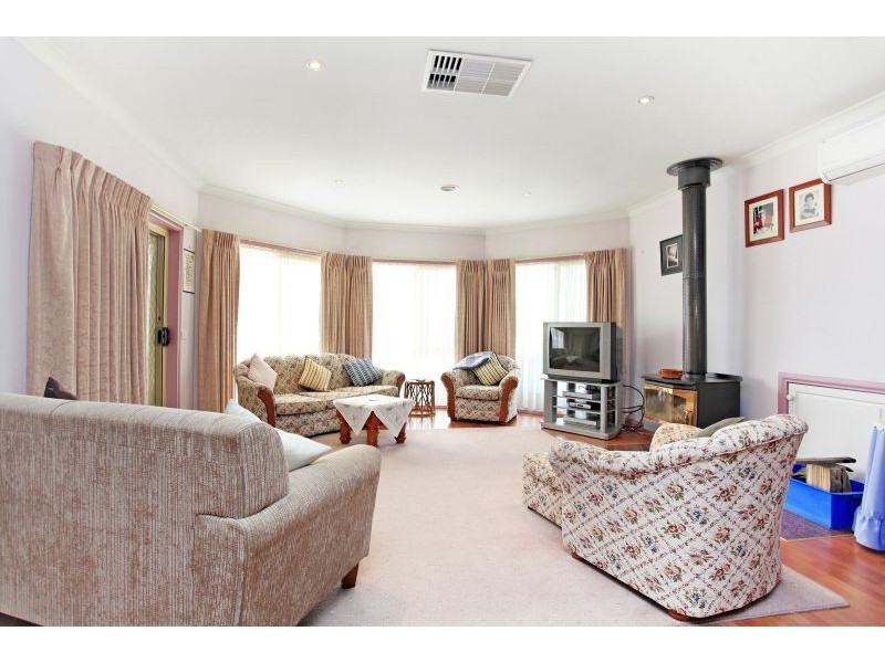 4 Coram Close, Narre Warren North VIC 3804