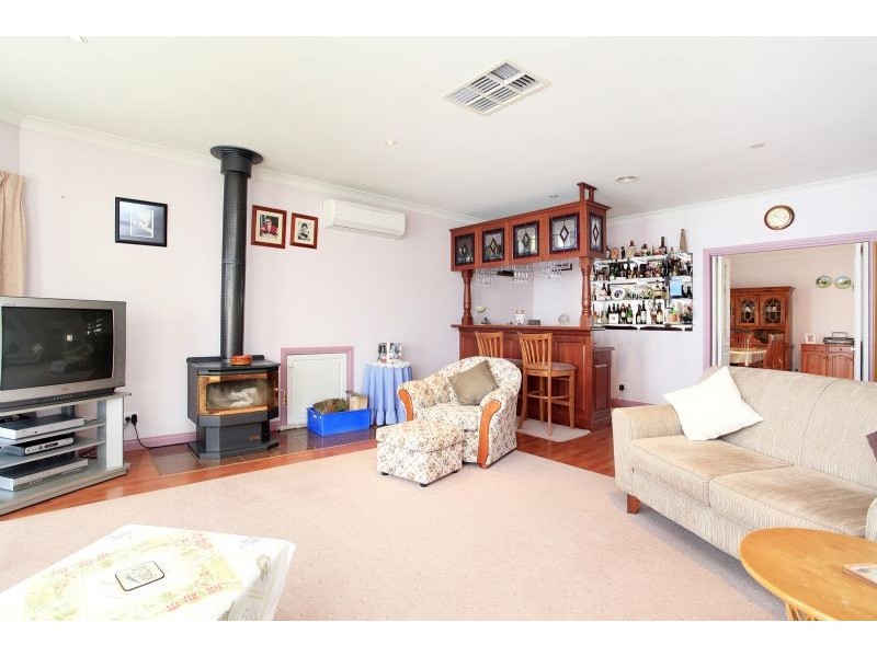 4 Coram Close, Narre Warren North VIC 3804