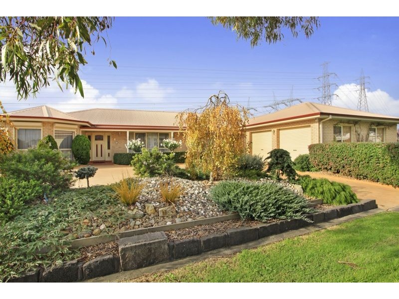 4 Coram Close, Narre Warren North VIC 3804