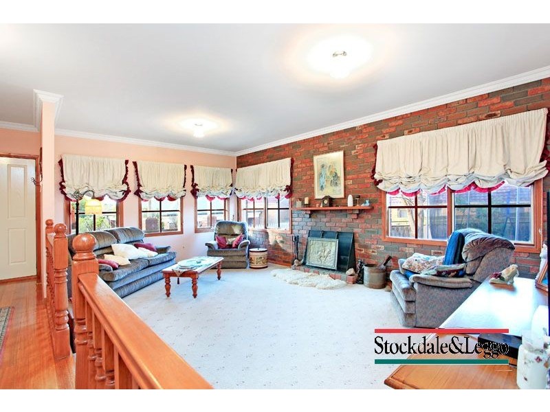 29 Crystal Brook Crt, Narre Warren South VIC 3805