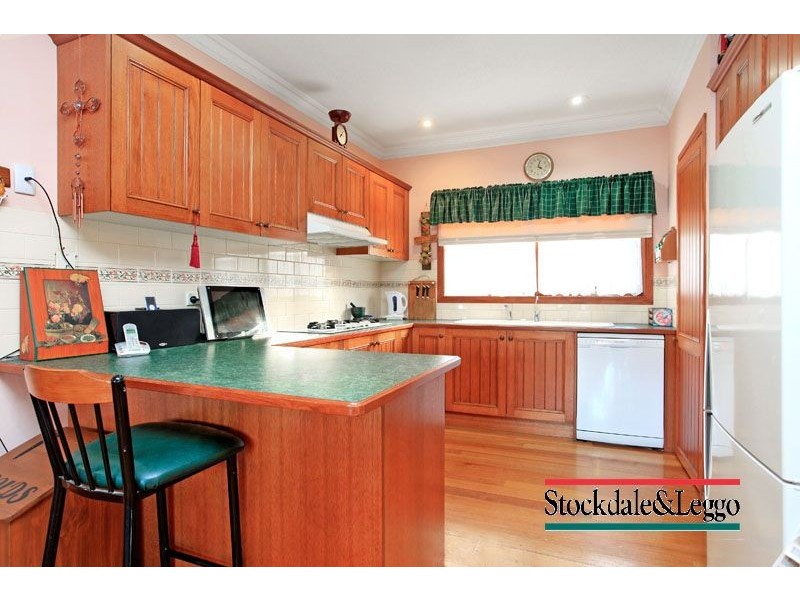 29 Crystal Brook Crt, Narre Warren South VIC 3805