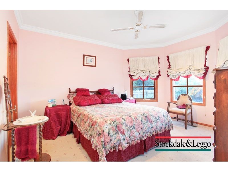 29 Crystal Brook Crt, Narre Warren South VIC 3805