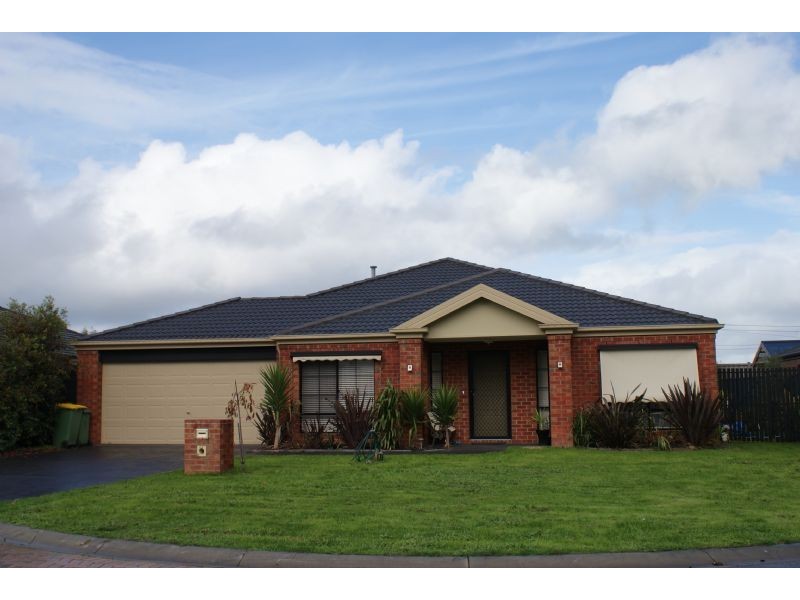 8 Eskdale Court, Pakenham VIC 3810