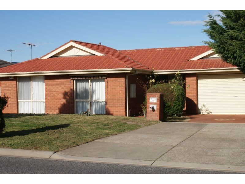 9 Browtop Road, Narre Warren VIC 3805