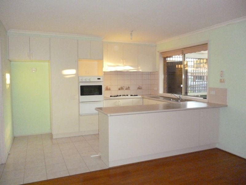 9 Browtop Road, Narre Warren VIC 3805