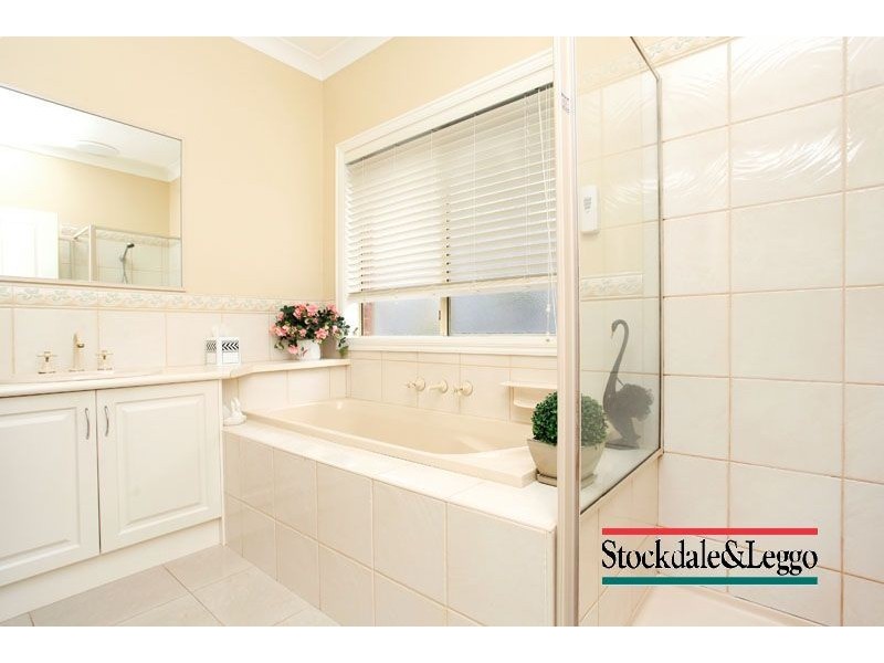 15 Snowgum Court, Narre Warren South VIC 3805