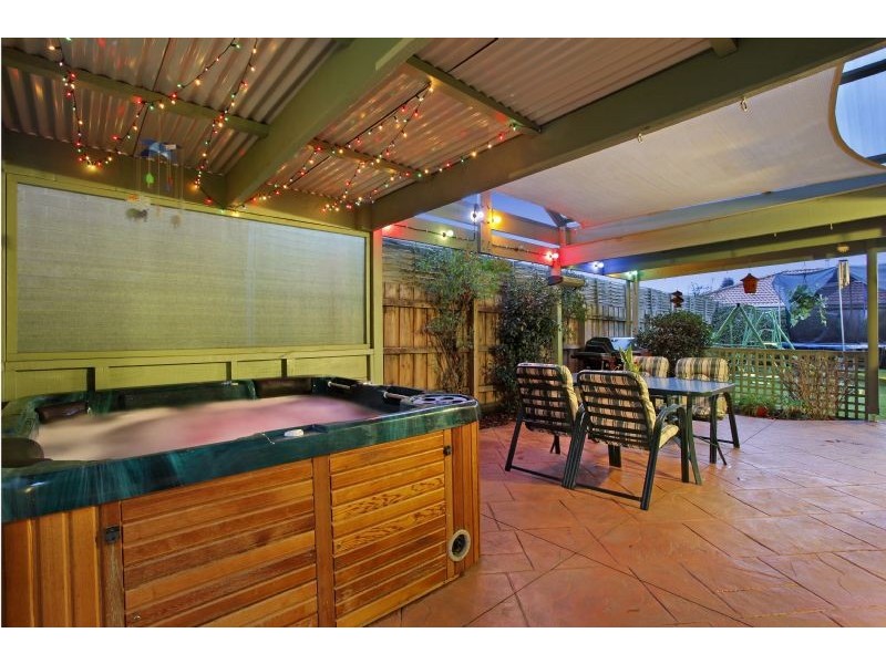 11 Brendan Court, Hallam VIC 3803