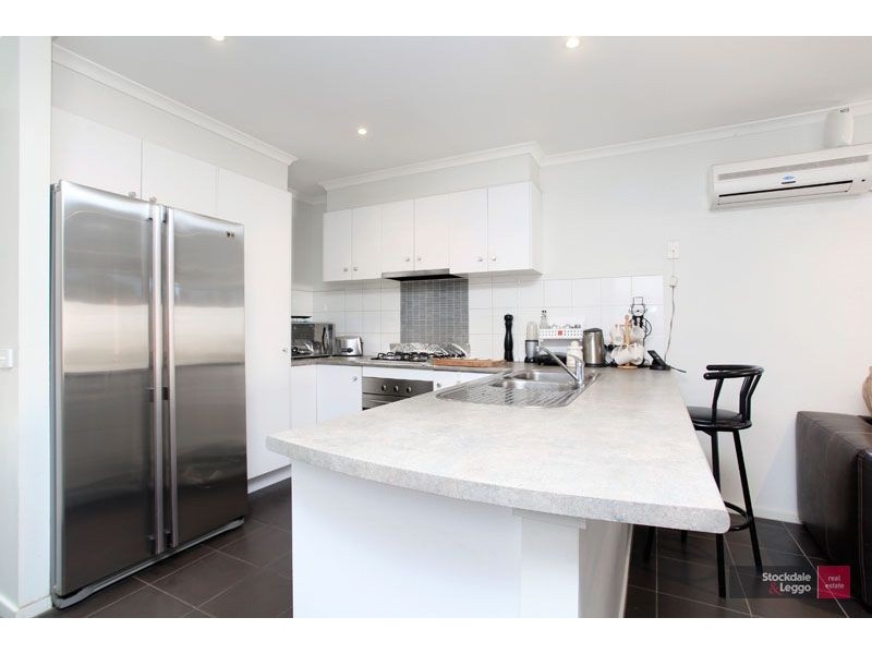 15 Melzak Way, Berwick VIC 3806