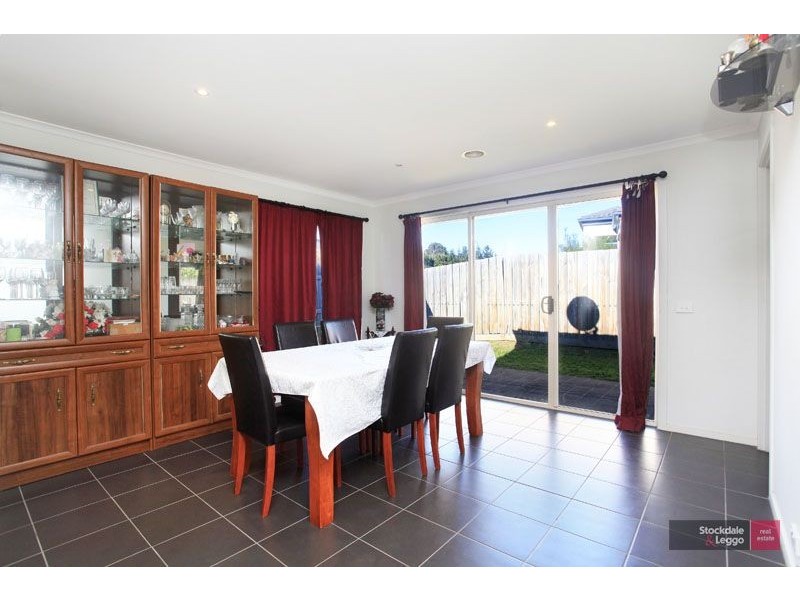 15 Melzak Way, Berwick VIC 3806