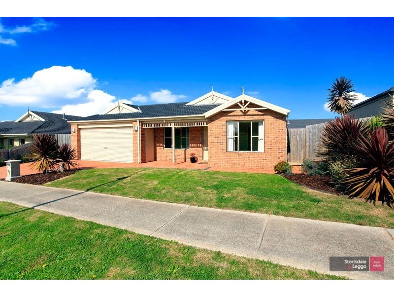 9 Hollington Way, Berwick VIC 3806