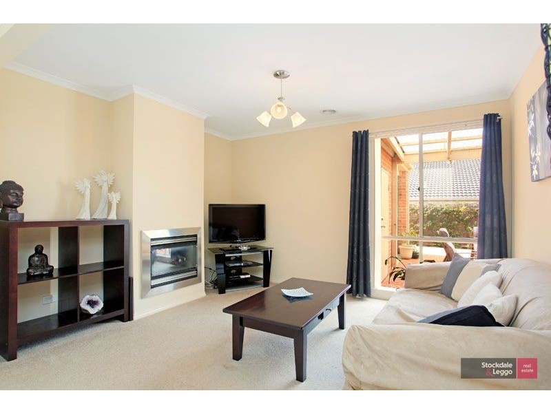 9 Hollington Way, Berwick VIC 3806