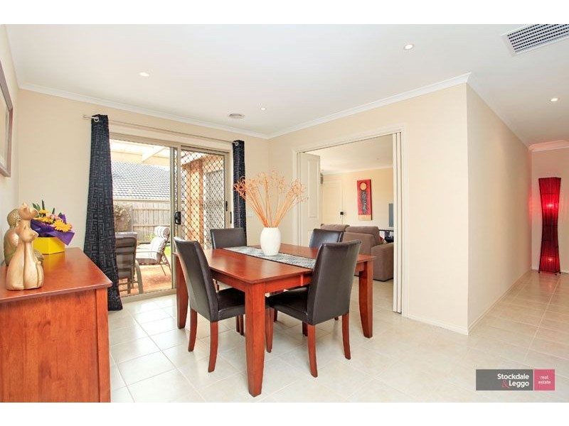 9 Hollington Way, Berwick VIC 3806