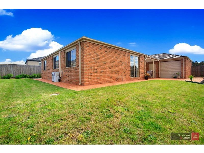 9 Hollington Way, Berwick VIC 3806