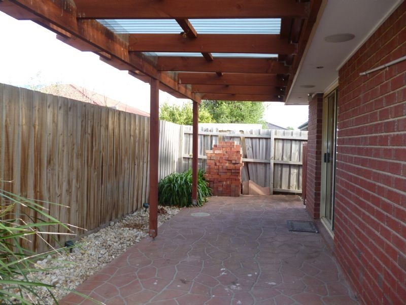 4 Shady Close, Narre Warren South VIC 3805