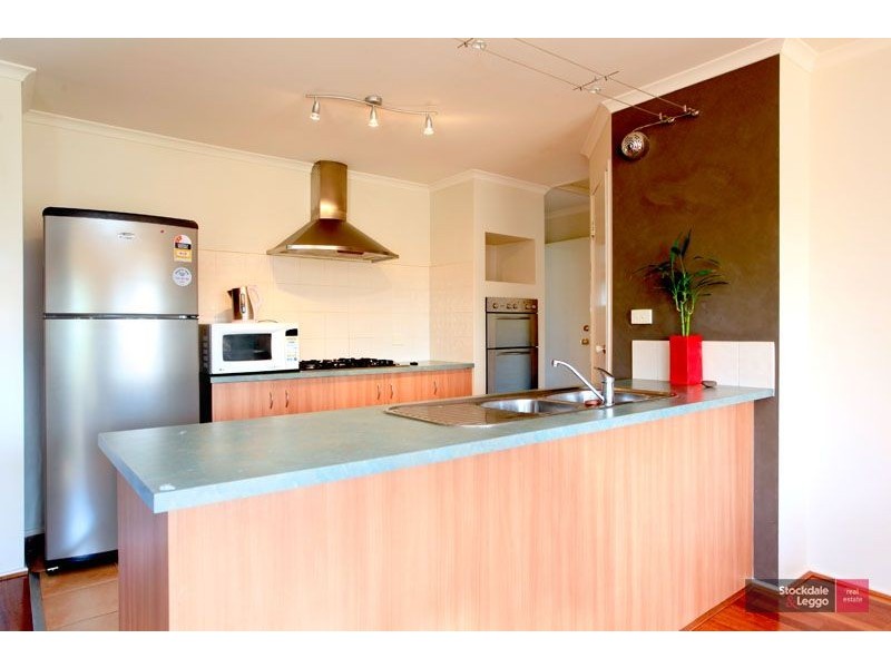 8 Baronessa Ave, Narre Warren South VIC 3805