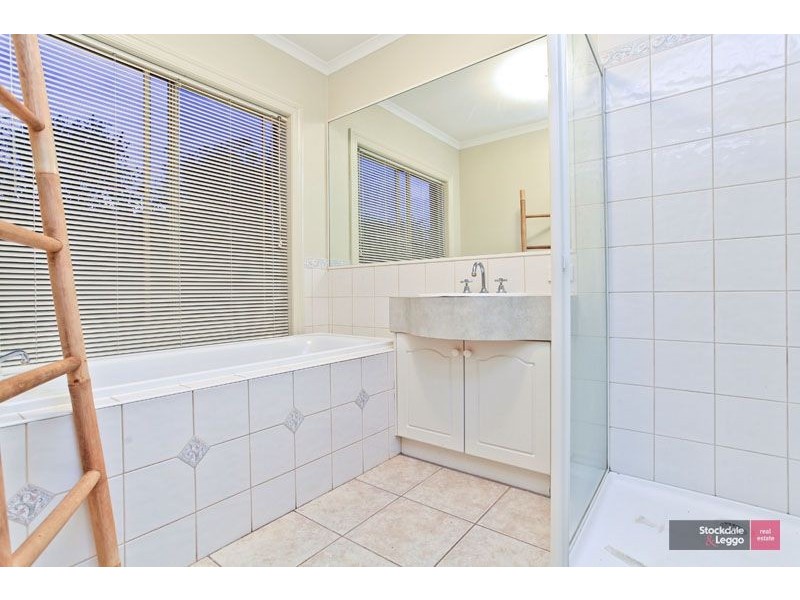 42 Marsh Grove, Berwick VIC 3806