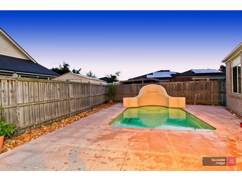 42 Marsh Grove, Berwick VIC 3806