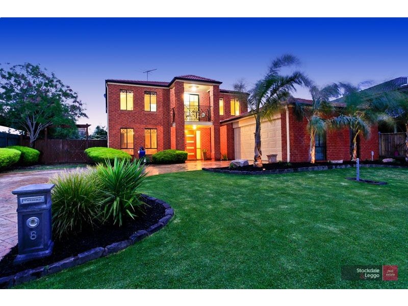 8 Charmouth Place, Narre Warren South VIC 3805