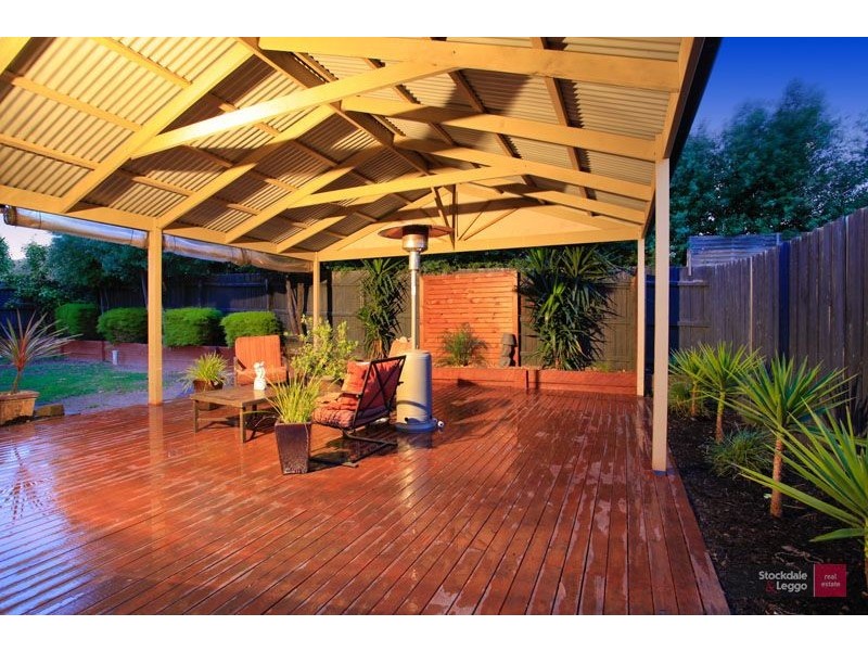 8 Charmouth Place, Narre Warren South VIC 3805