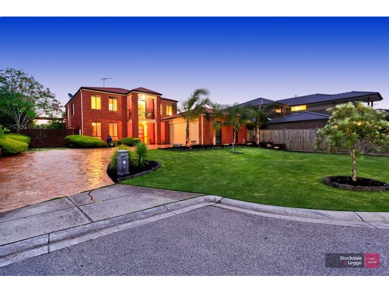 8 Charmouth Place, Narre Warren South VIC 3805