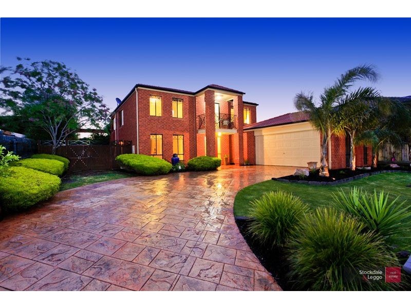 8 Charmouth Place, Narre Warren South VIC 3805