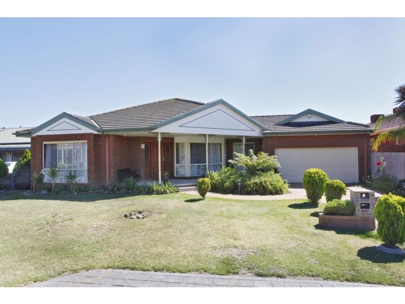 10 Fern Way, Narre Warren South VIC 3805