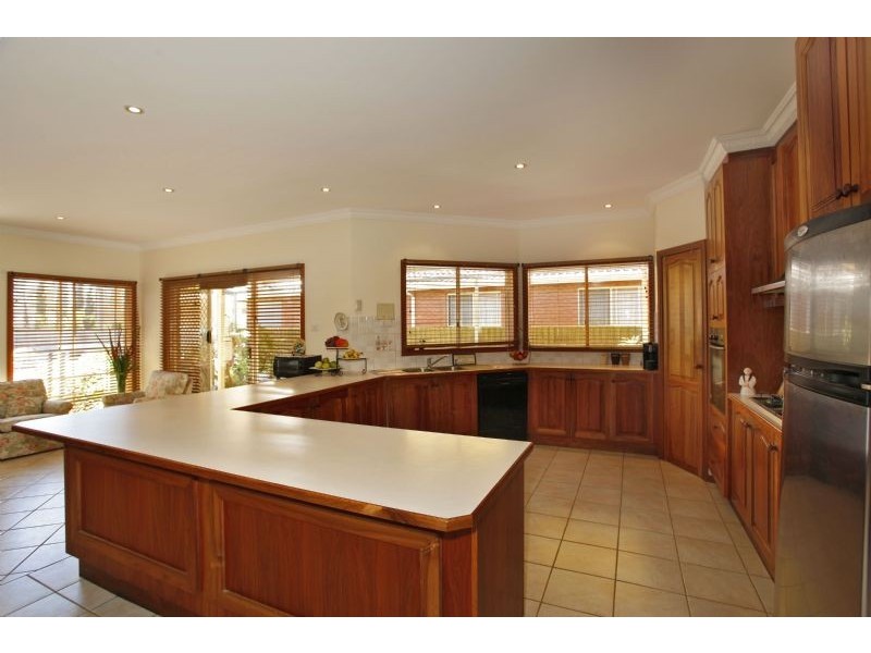 10 Fern Way, Narre Warren South VIC 3805